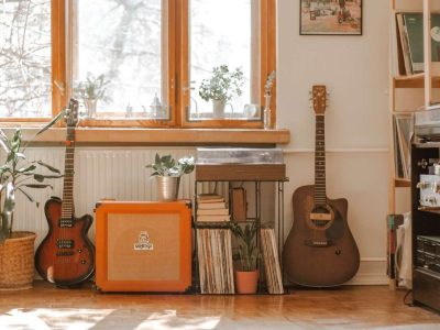 how often should a beginner practice guitar