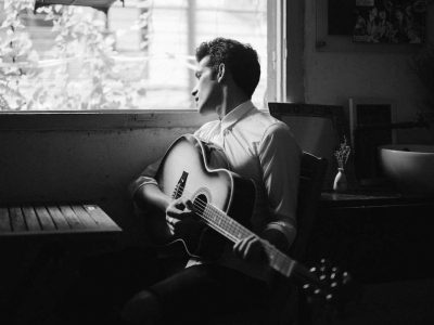 minor chords on the guitar, minor chord, major chord,