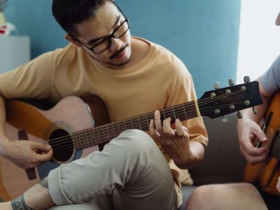 Is acoustic guitar harder than electric
