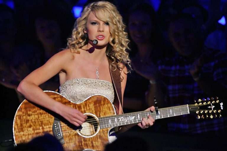 What Guitar Does Taylor Swift Use? - Stay Tuned: Guitar Blog