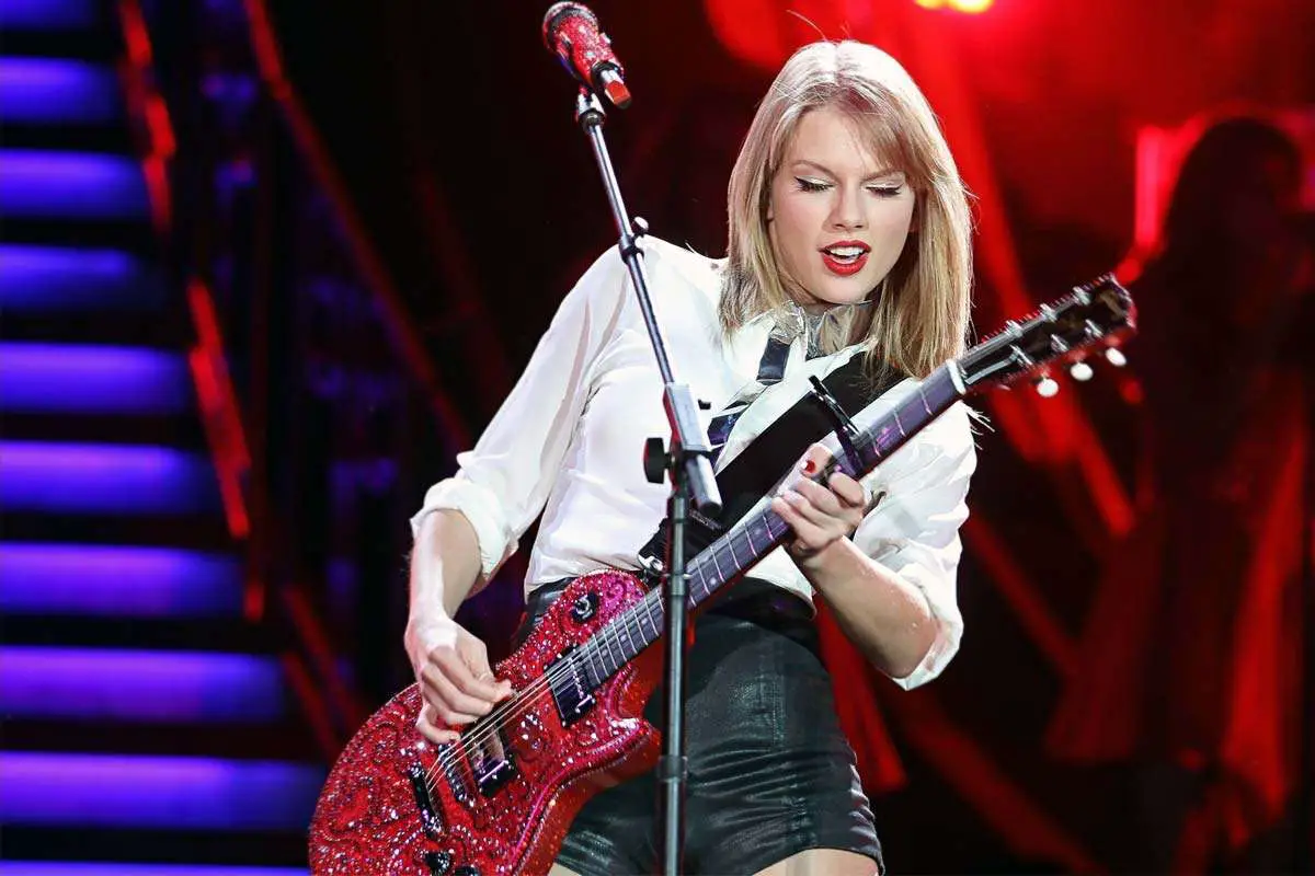 Taylor Swift is not one to shy away from electric guitars when it comes to bringing energy and intensity