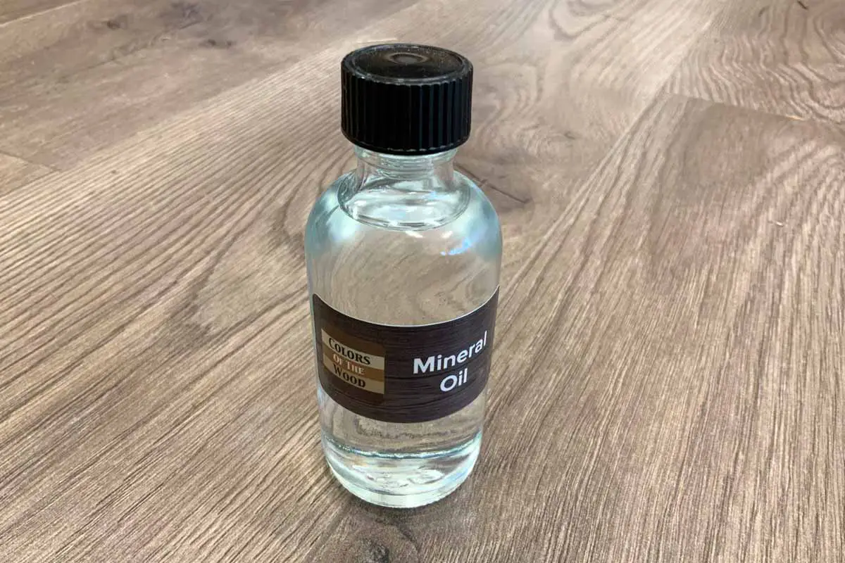 DIY Solutions and Alternatives, mineral oil for cleaning and lubricating guitar strings