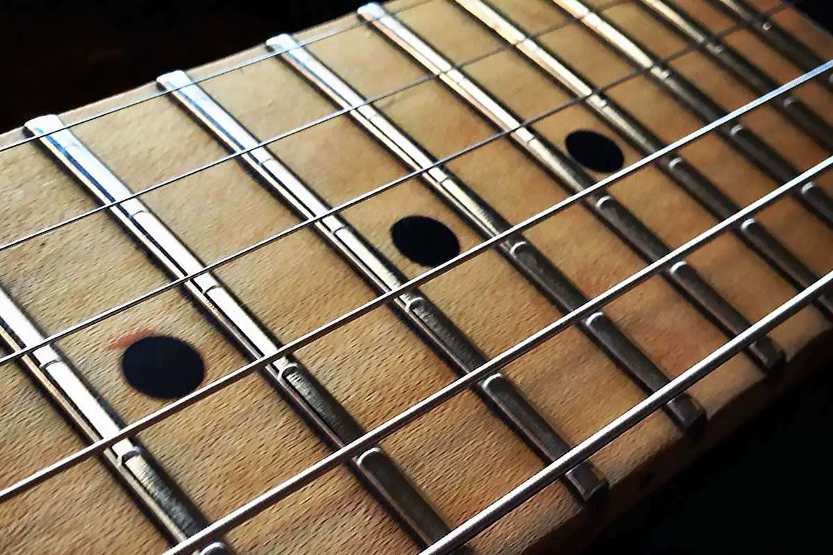 How to Clean Frets Simple Steps for Shiny Guitar Fretboards