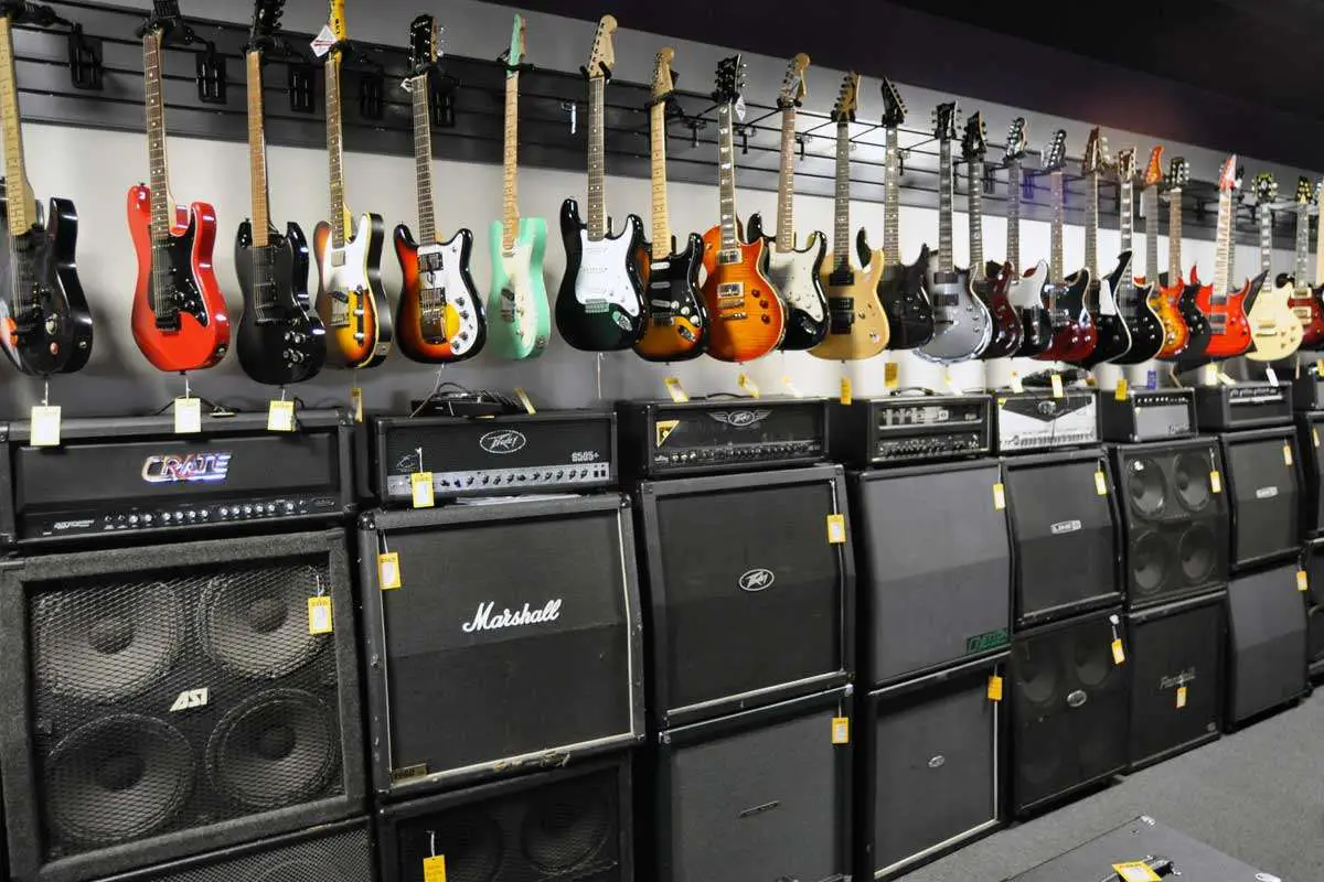 Manufacturers now cater to a broad spectrum of guitarists, from those seeking cutting-edge technology to those desiring the timeless tones of the past.
