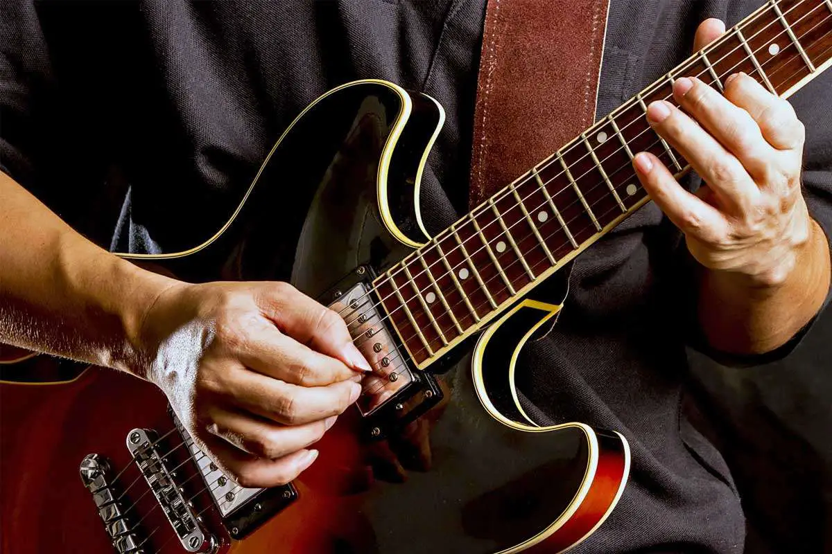 4 of The Best Guitar Strings for Jazz Smooth Grooves & Warm Tones