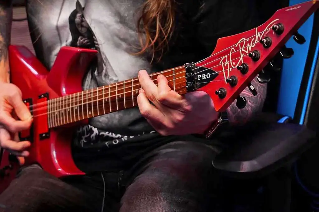 5 of The Best Guitar Strings for Metal Unleash You Fury & crushing riffs